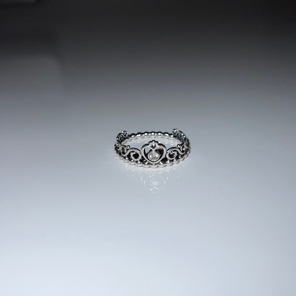 Women’s silver Pandora Princess ring